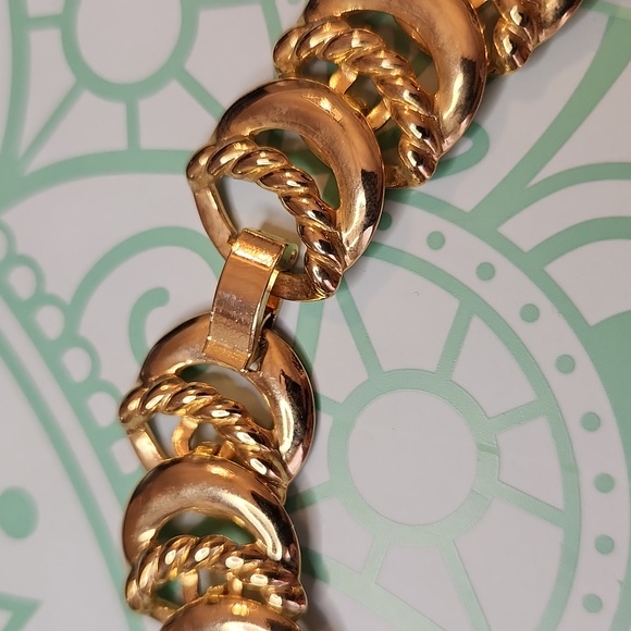 Vintage Designer Couture Gold-tone Metal Collar Necklace Crescent Moon Link - Picture 3 of 5